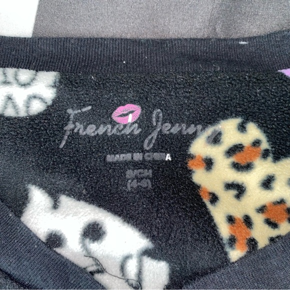 Cute onesie - Picture 2 of 2